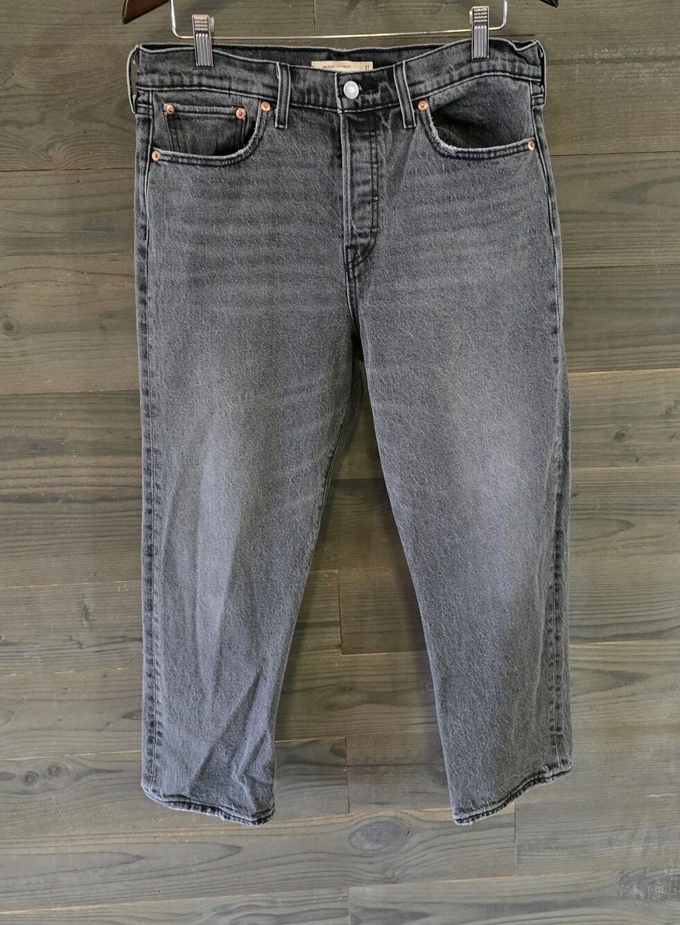 Levi's Wedgie Straight Jeans Women's Size 31 Gray Black Wash Cropped High Rise